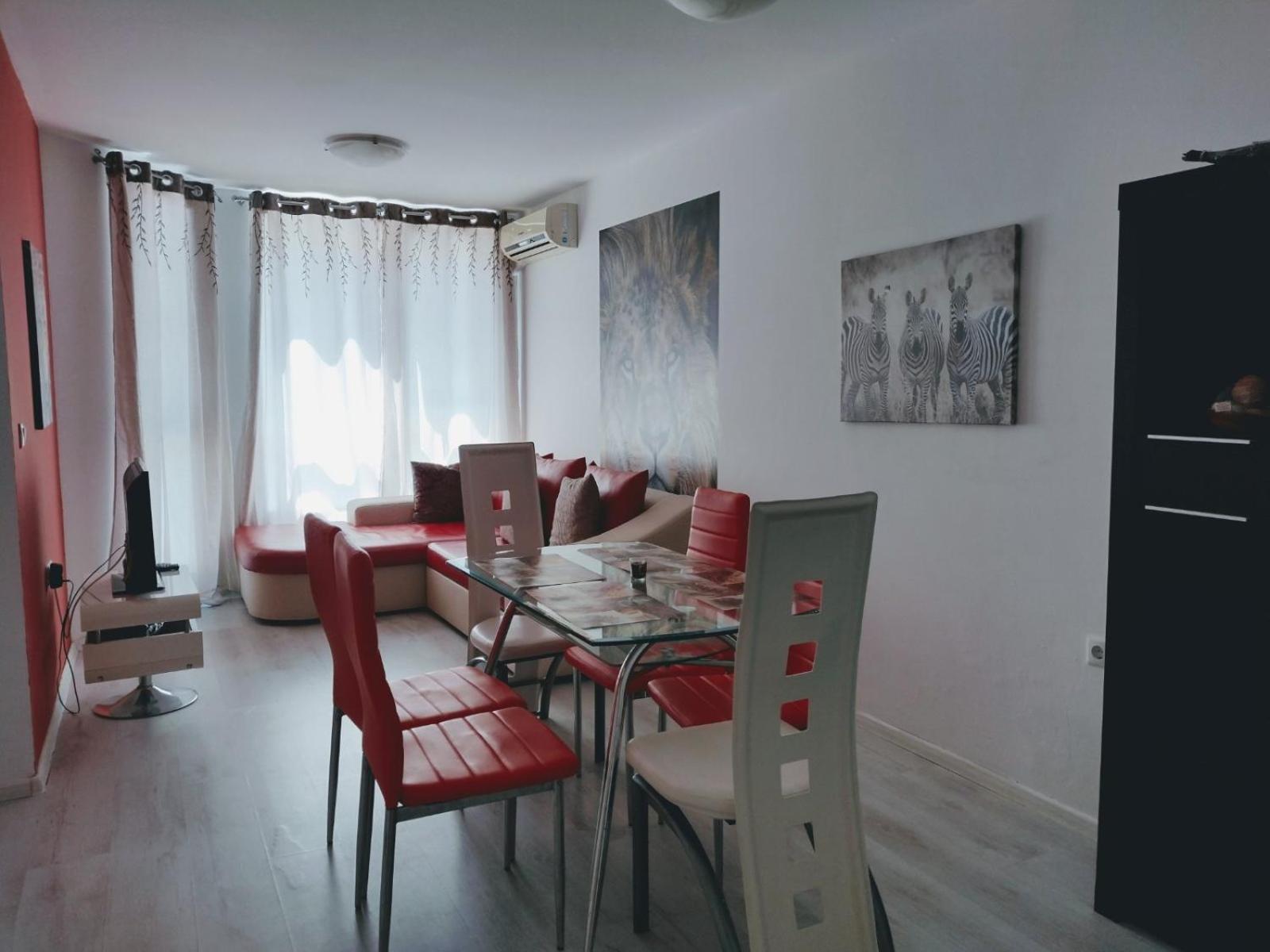 Private Apartment With Parking And Pool Balchik Exterior photo