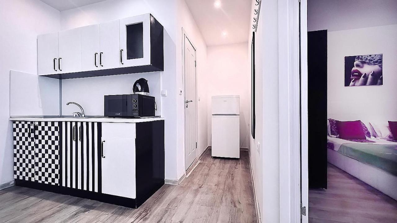 Private Apartment With Parking And Pool Balchik Exterior photo