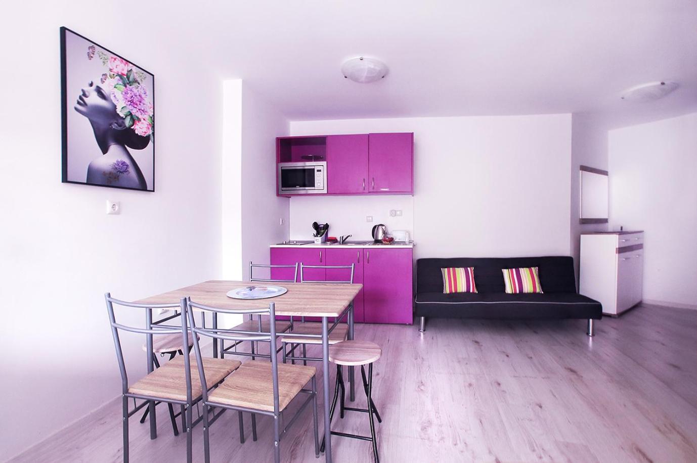 Private Apartment With Parking And Pool Balchik Exterior photo