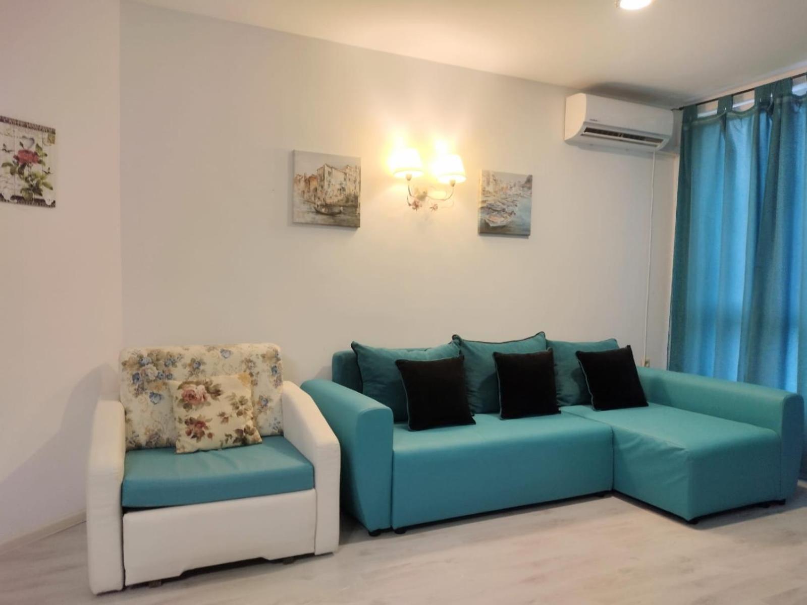 Private Apartment With Parking And Pool Balchik Exterior photo