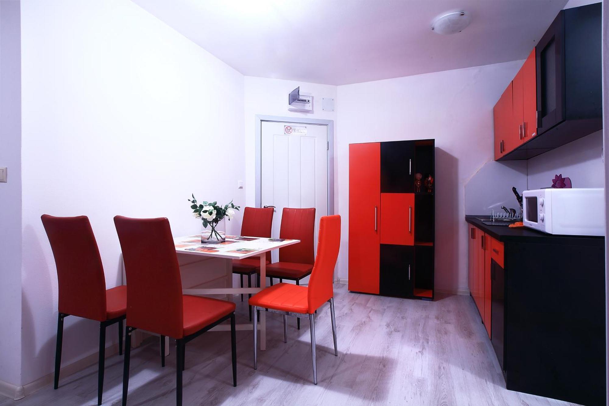 Private Apartment With Parking And Pool Balchik Exterior photo