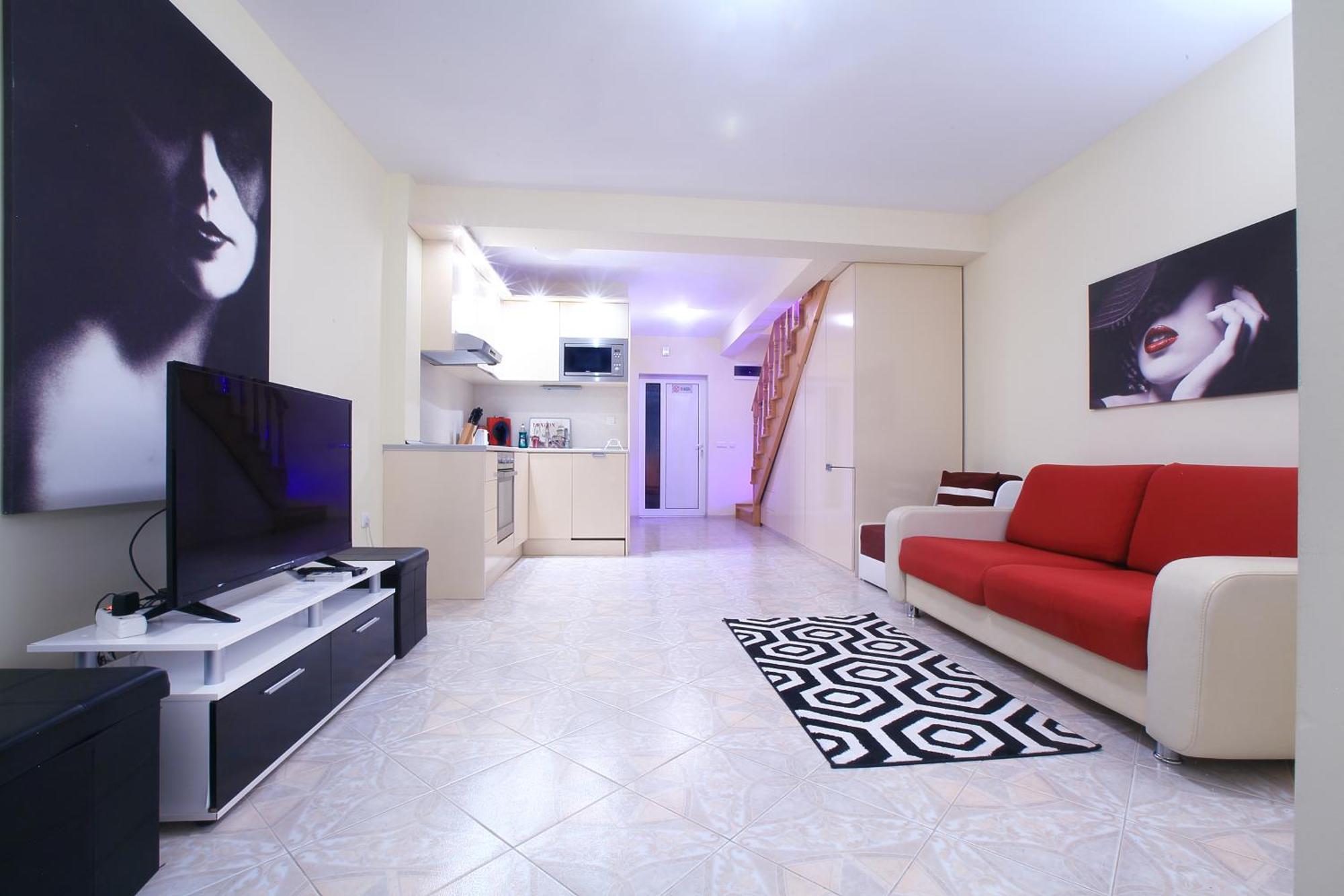Private Apartment With Parking And Pool Balchik Exterior photo