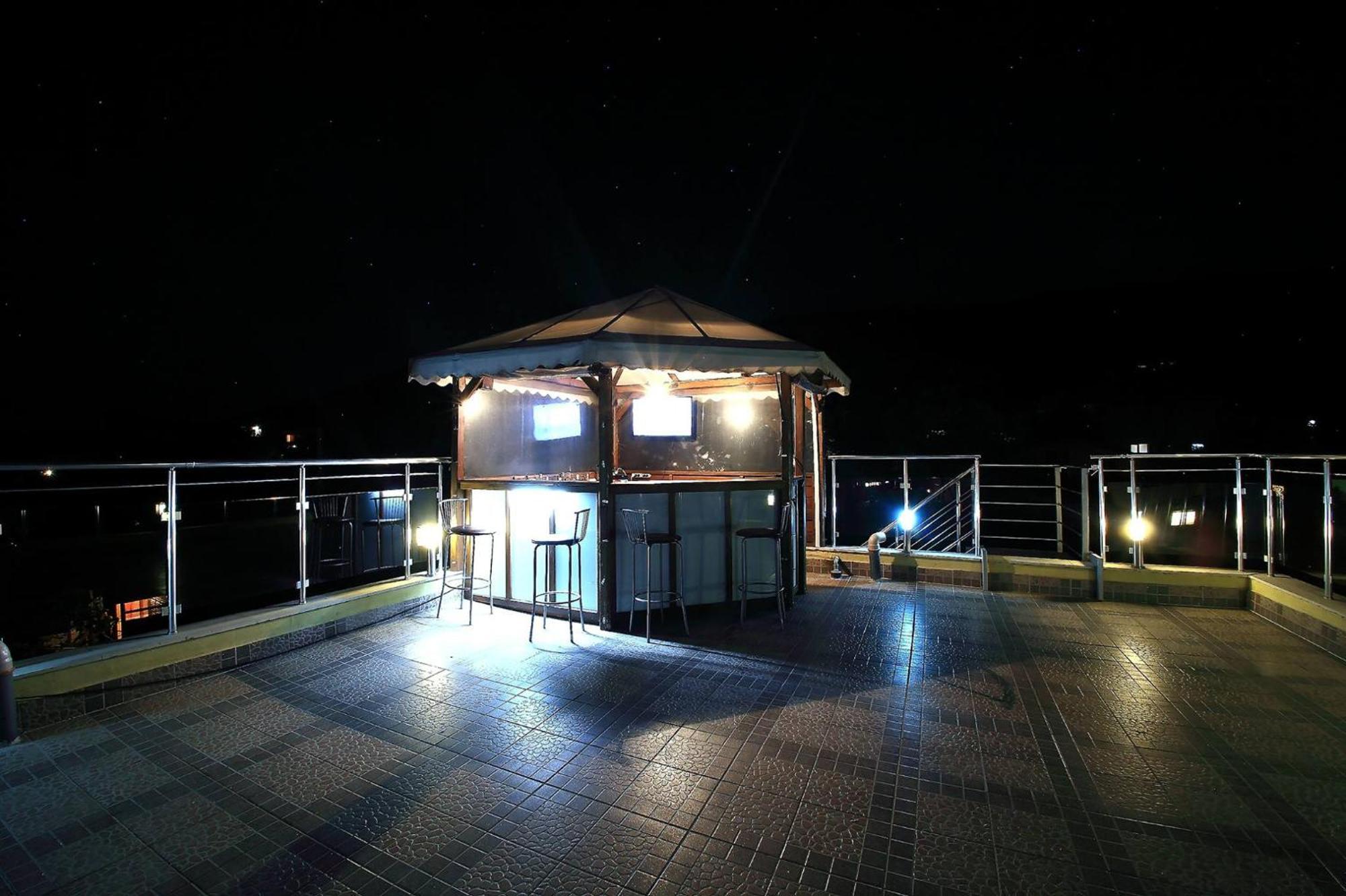Private Apartment With Parking And Pool Balchik Exterior photo
