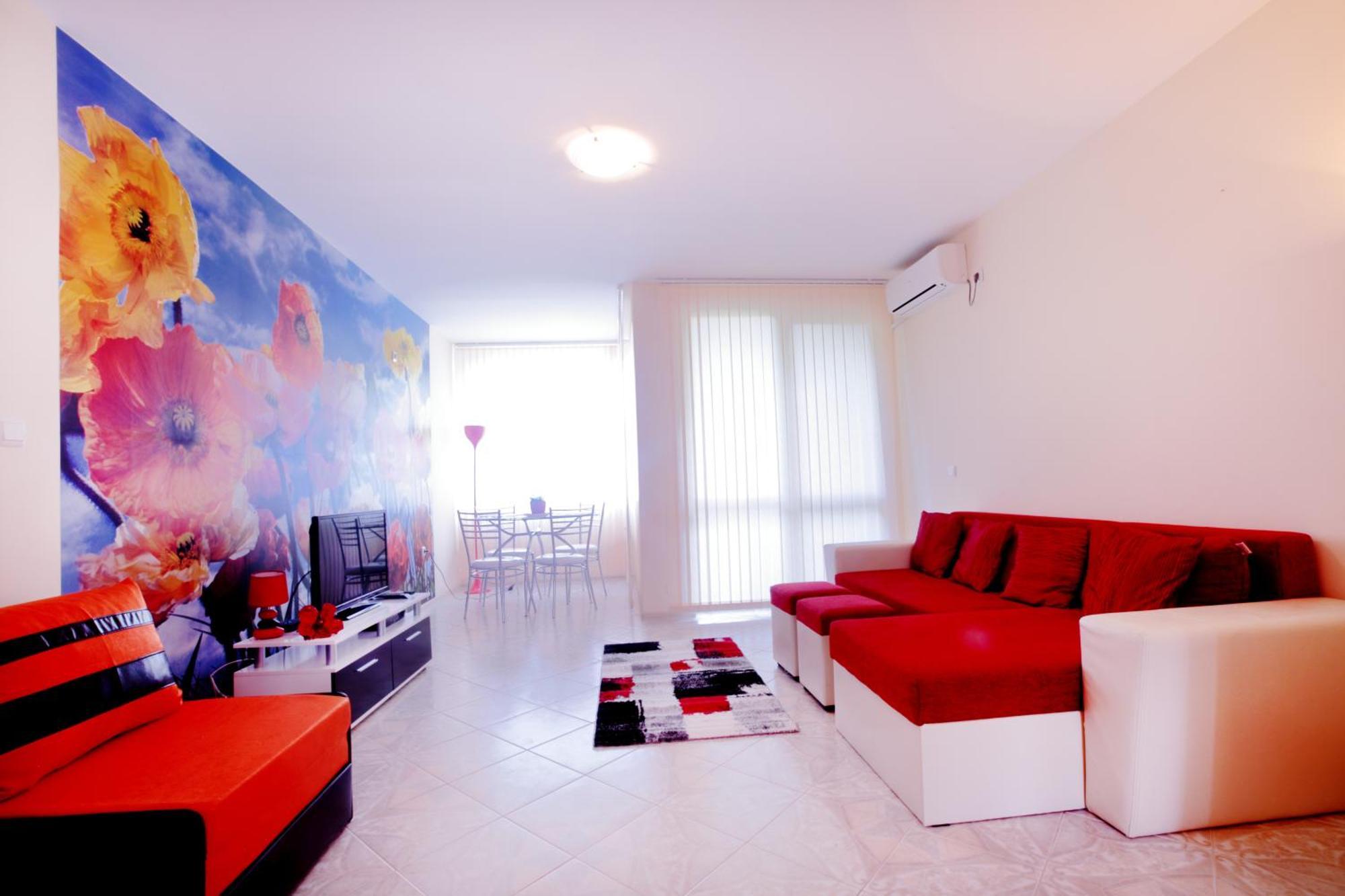 Private Apartment With Parking And Pool Balchik Exterior photo